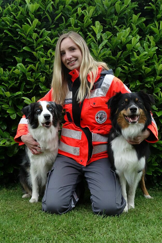 DRK_Rettungshunde_ricarda_und_mia_und_oskar