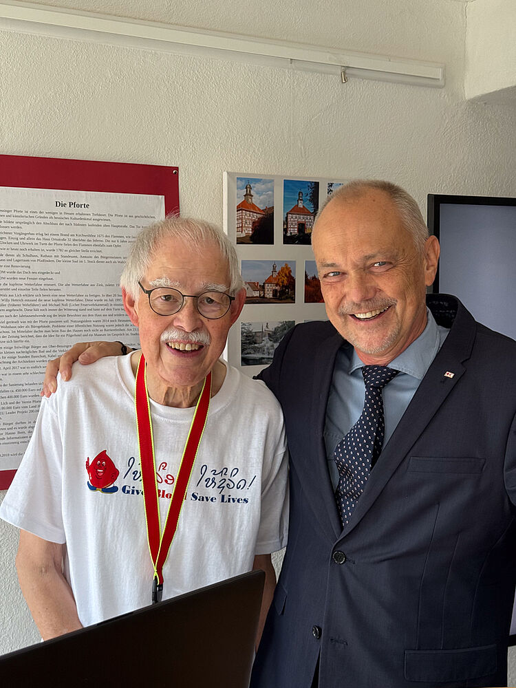 Museumsinitiator Dietrich Holle mit Dr. Volkmar Schön