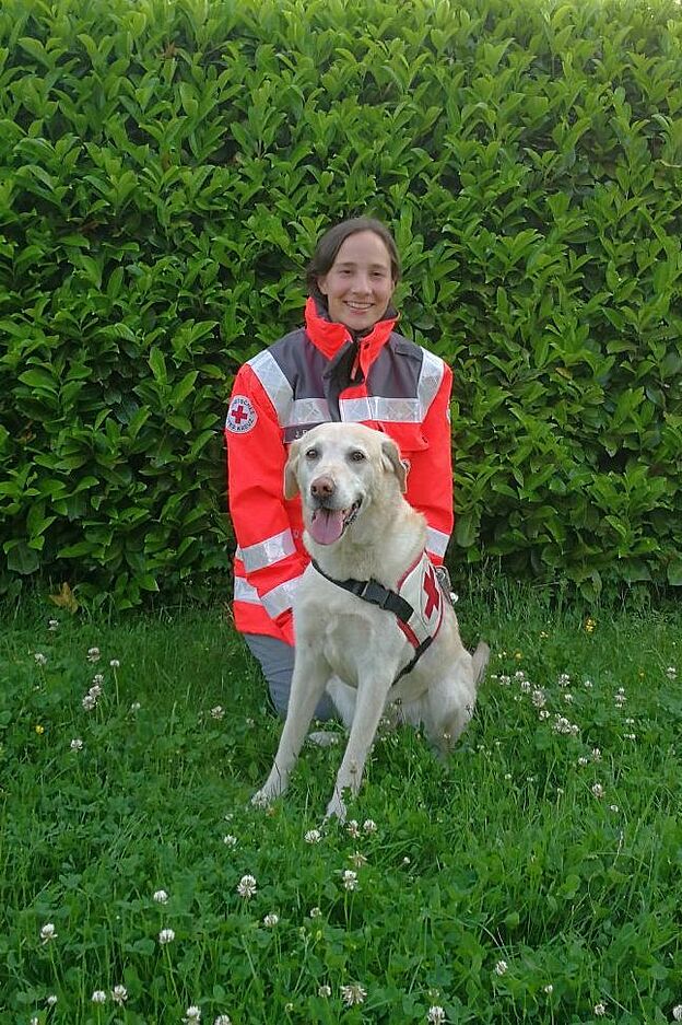 DRK_Rettungshunde_Julia_mit_Baileys