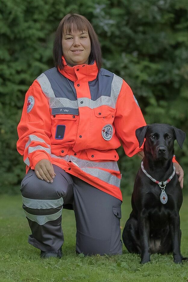 DRK_Rettungshunde_Franziska_Vey_mit_Bailey