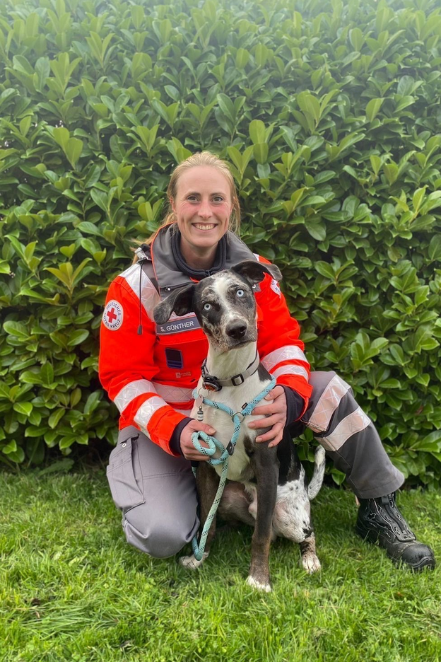 DRK_Rettungshunde_Sarah_mit_Mando