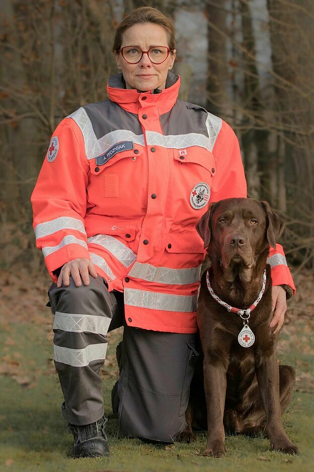 DRK_Rettungshunde_Anett_Wozniak_mit_Lee