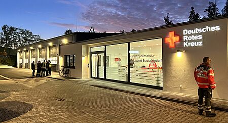 DRK-Helfer am Katastrophenschutz-Stützpunkt Stadtallendorf im Einsatz